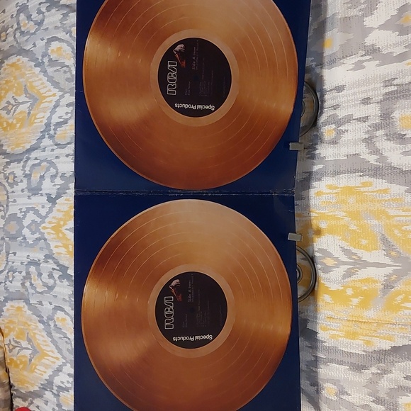 Elvis Limited Edition Commemorative Album - Picture 2 of 10